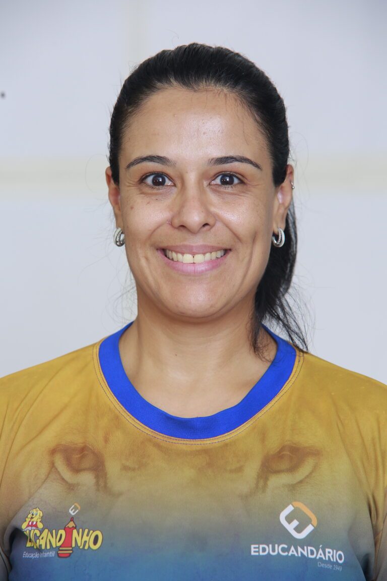 karina-monte-godoi-768x1152